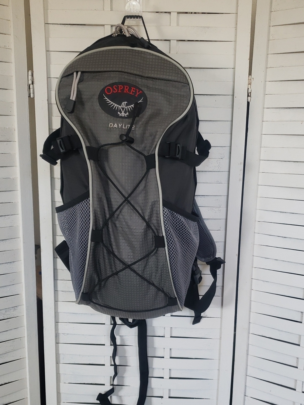 OSPREY Daylite Backpack in Gray and Black